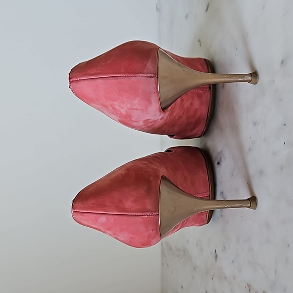 FERRAGAMO: pink silky soft suede heels - Picture 5 of 8